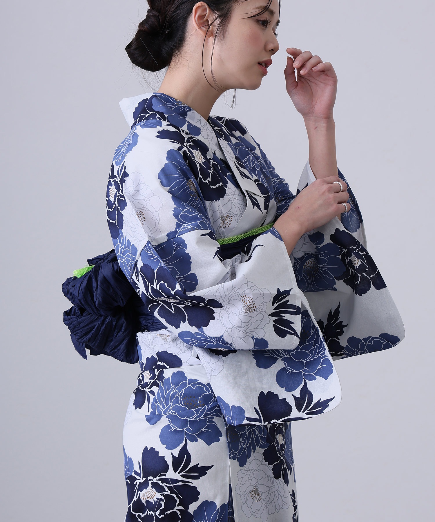 Ethnic Clothing & Online Fashion Store Khaadi Pk - Традиционное кимоно-юката из хлопка и льна